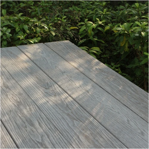 Luxe terras met NewDeck Weathered Grey vlonderplanken