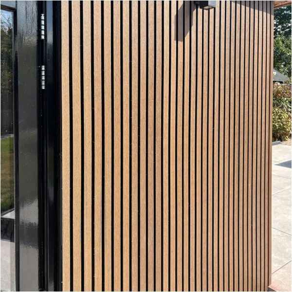 Composiet Gevelbekleding Rhombus Teak/Zwart 22,5 x 290cm