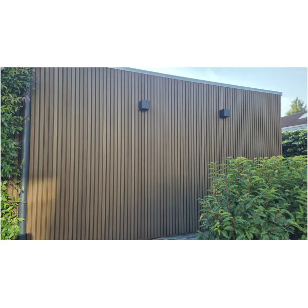 20240827_184220 Composiet Gevelbekleding Rhombus Teak 22,5 x 290cm