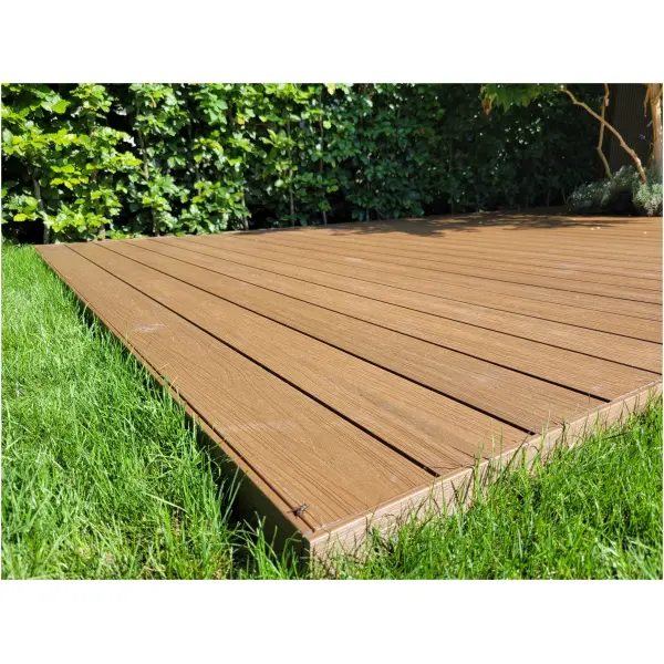 20240907_120354 Vlonderplank Composiet Teak Woodbrushed 14 x 290cm