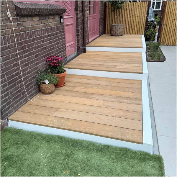 43 NewDeck Forrest Oak composiet vlonderplank in tuin