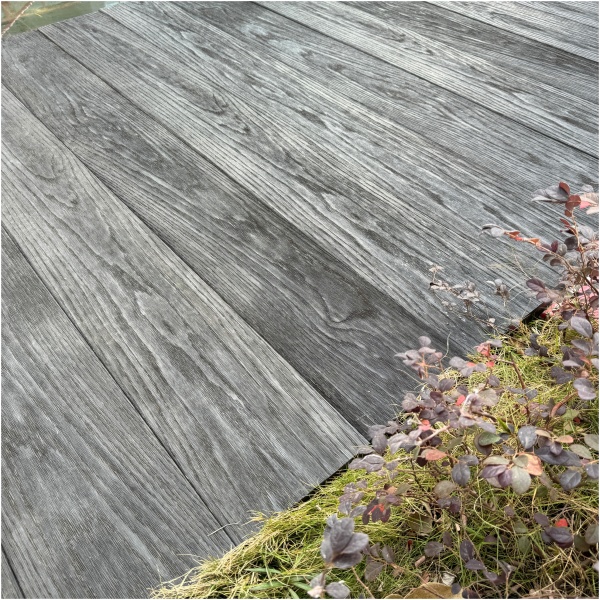 ND-CB-LS-2 Luxe terras met NewDeck Charcoal Black vlonderplanken
